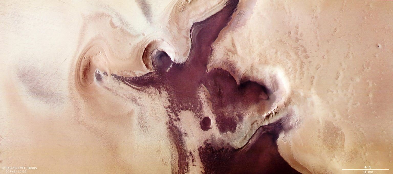 Festive-Silhouettes-Near-Mars-South-Pole-1536x680 (1)